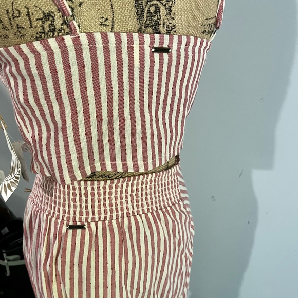 Billabong two piece. - Picture 2 of 6